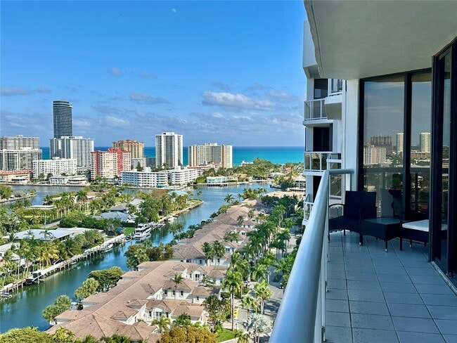 Building Photo - 3640 Yacht Club Dr