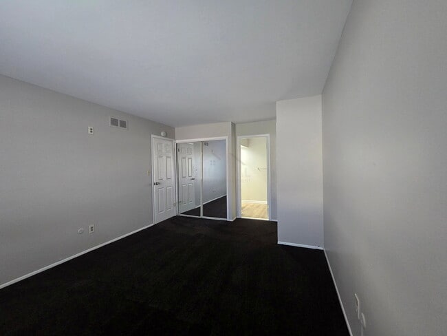 Building Photo - 30276 Southfield Rd