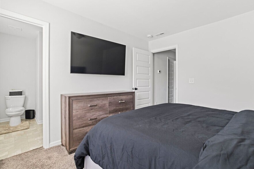 Building Photo - 193 Northwood St