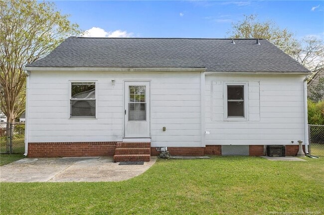 Building Photo - 813 McPherson Ave