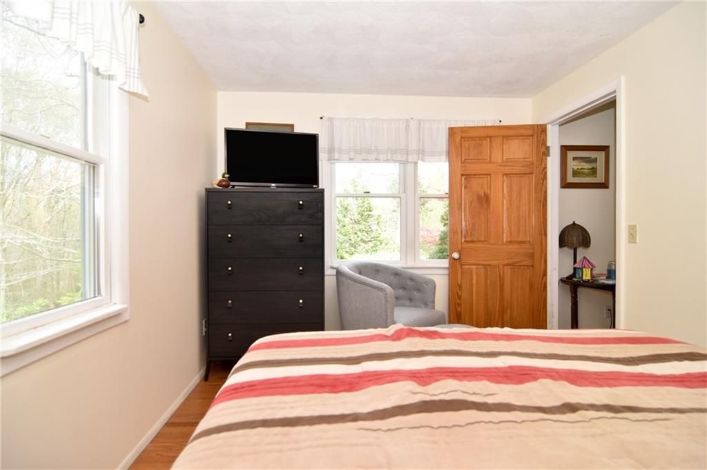 Building Photo - 390 Pendar Rd