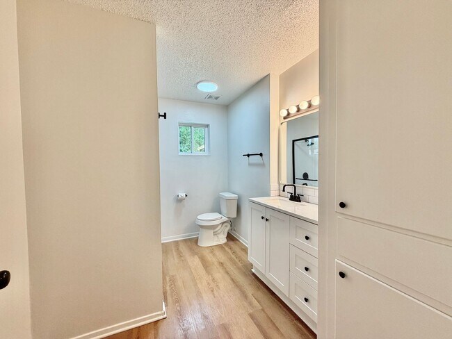 Building Photo - Immaculately Improved 2 Bedroom / 1 Bathroom Duplex & Immediately Available!