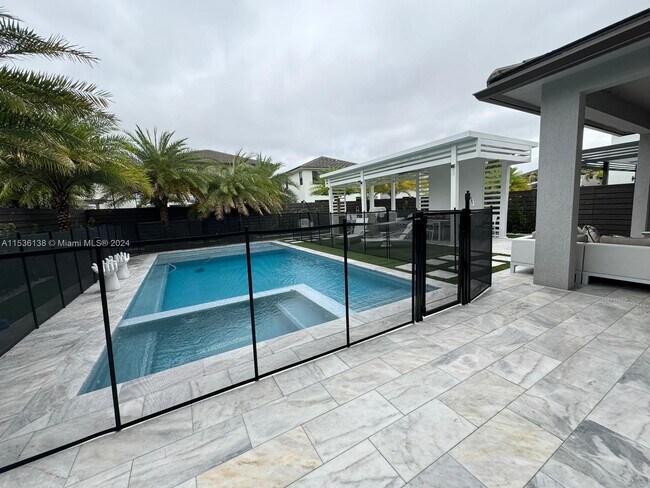 Building Photo - 8865 NW 160th Ter