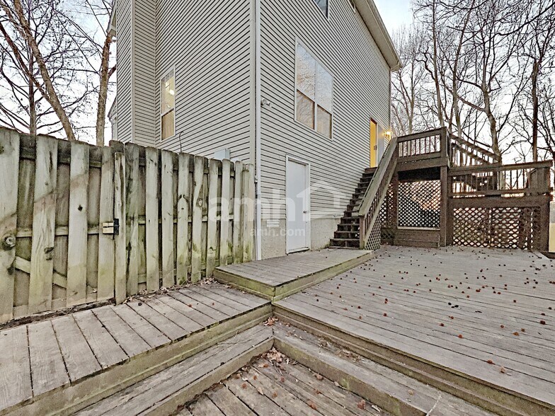 Building Photo - 3716 Creston Ct
