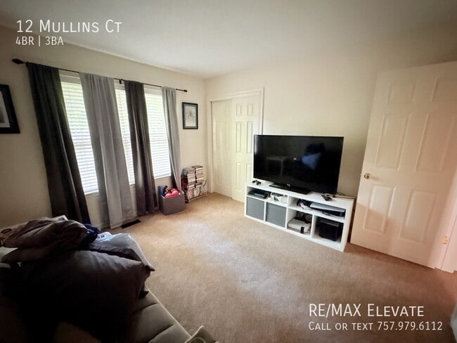 Building Photo - 12 Mullins Ct