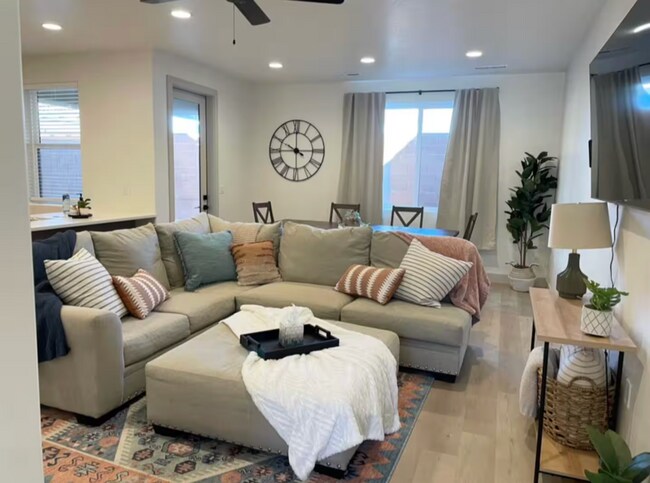 Building Photo - 960 Heritage Dr