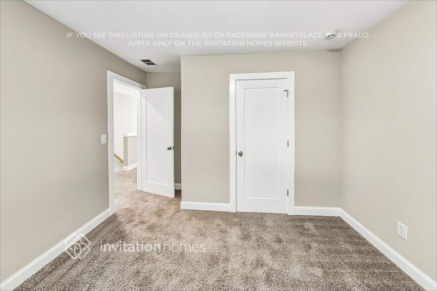 Building Photo - 310 Valley View Dr