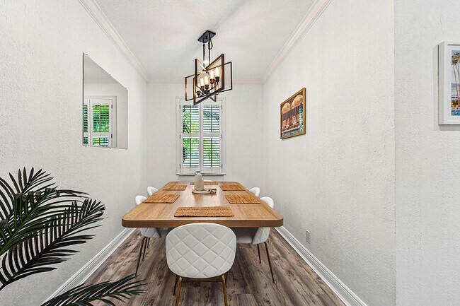 Building Photo - 4890 Bonsai Cir