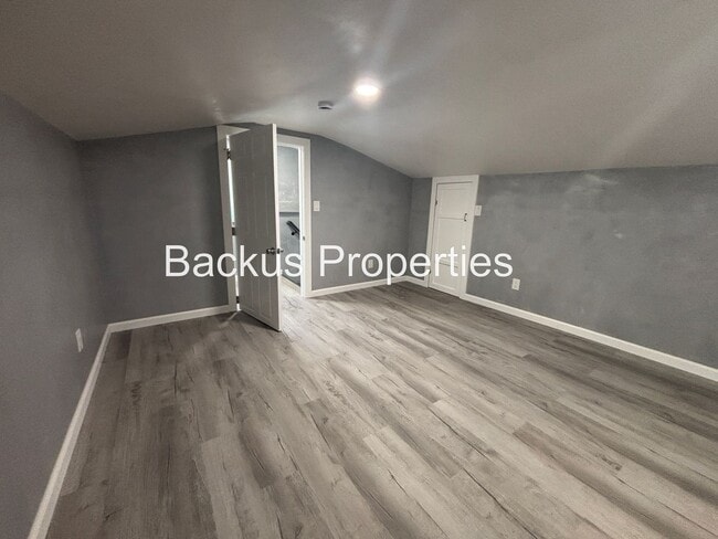 Building Photo - 112 E Bernal Dr