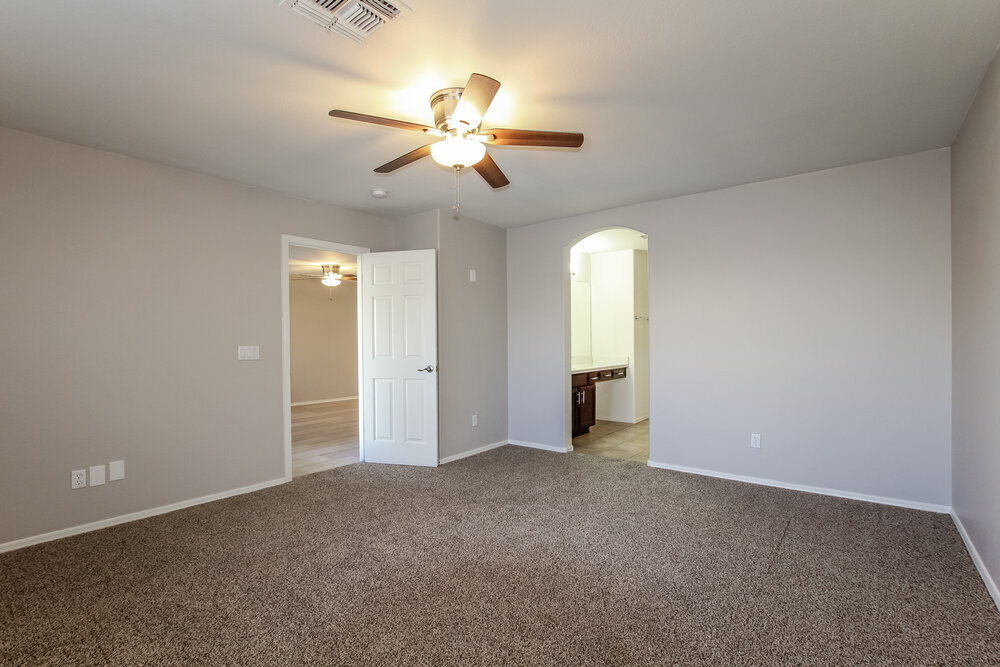 Building Photo - 10810 W Alvarado Rd