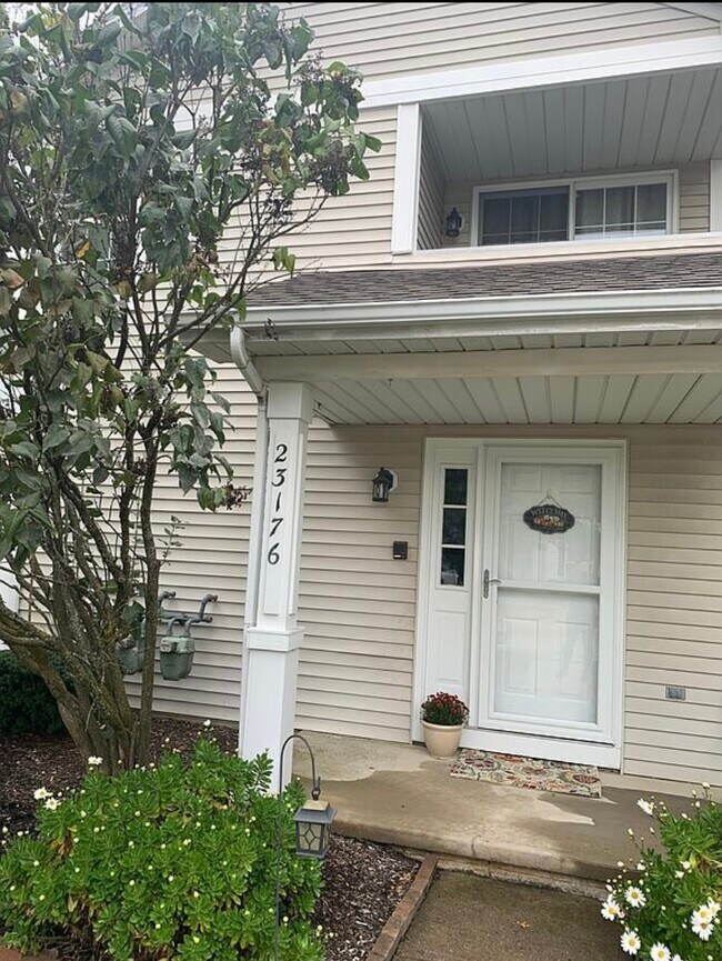 Building Photo - 23176 Grist Mill Ct