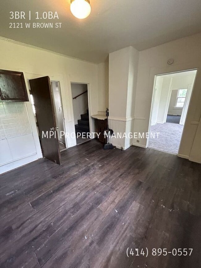 Building Photo - 2121 W Brown St