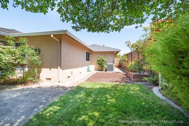 Building Photo - Remodeled single story Willow Glen home wi...