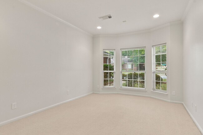 Building Photo - Verner School Zone - Fox Ridge Subdivision