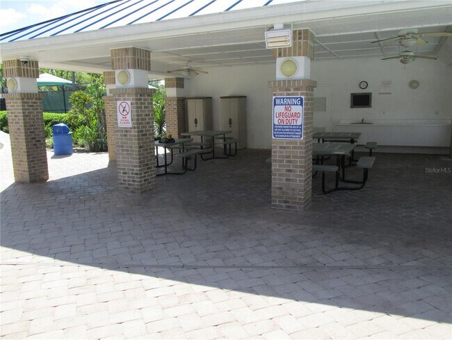 Building Photo - 1524 Maximilian Dr