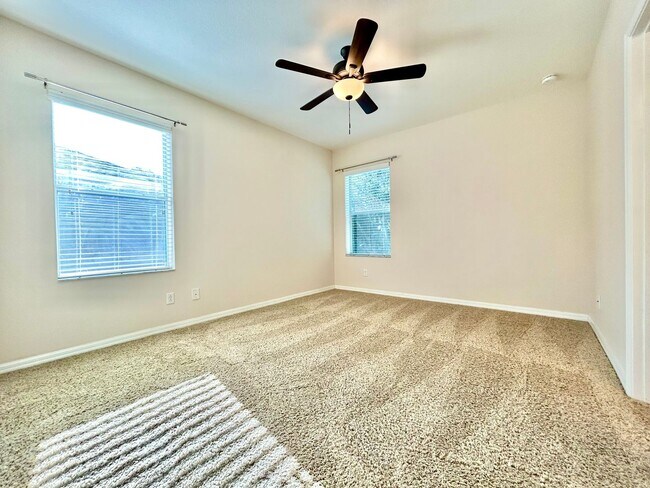 Building Photo - Luxury-living 4/Beds/3.5-Bath home in prestigious Highland Park!