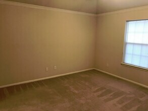 Building Photo - Duplex