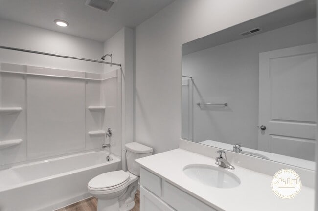 Building Photo - 3-Bed 2-Bath Townhome In Spanish Fork With Luxurious Amenities!