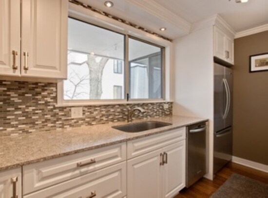 Building Photo - 338 W Miner St