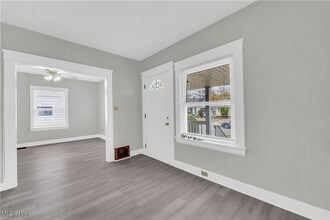 Building Photo - 14117 Sylvia Ave