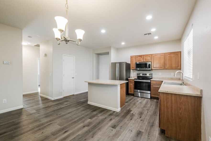 Building Photo - 3117 W St Kateri Dr