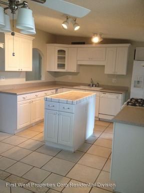 Building Photo - 310 Elgin St