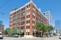 Building Photo - 812 W Van Buren St