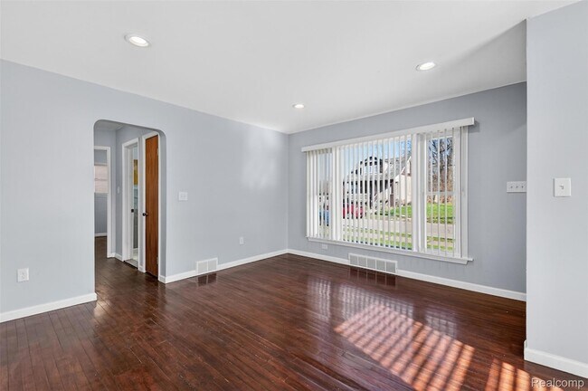 Building Photo - 8154 Quinn St