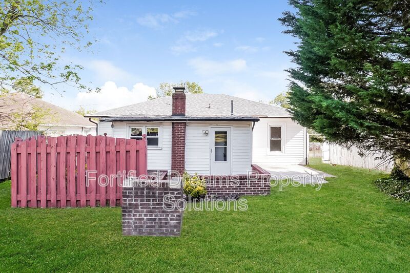 Building Photo - 842 Efird St