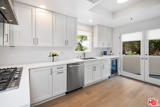 Building Photo - 2913 3rd St