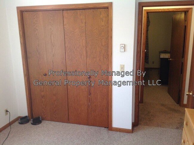 Building Photo - 2305 Martin St Apt 12 2305 Martin Street 12