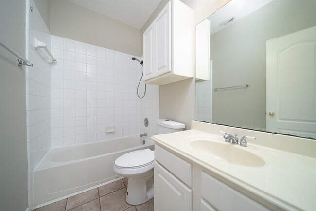Building Photo - 2407 Hanston Ct