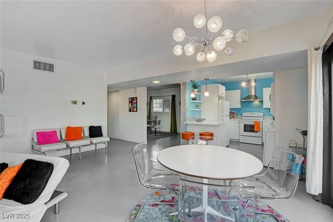 Building Photo - 1558 Aztec Way