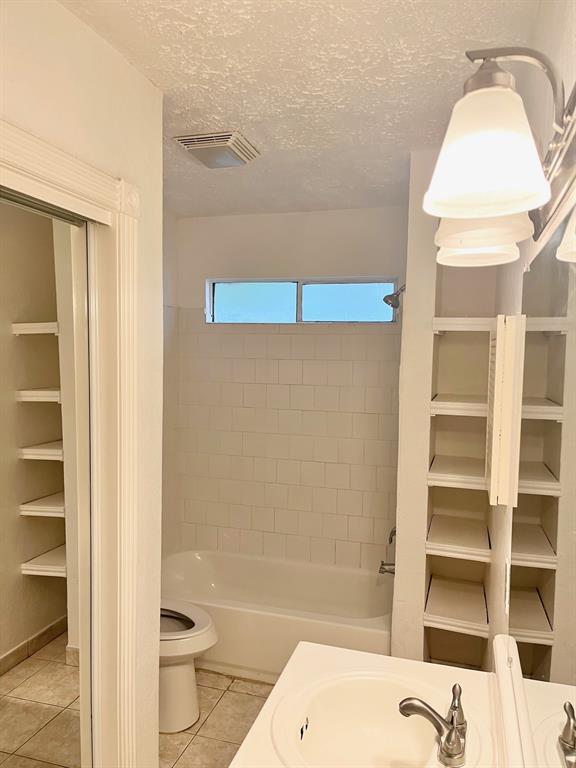 Building Photo - 1715 Bugle Run Dr
