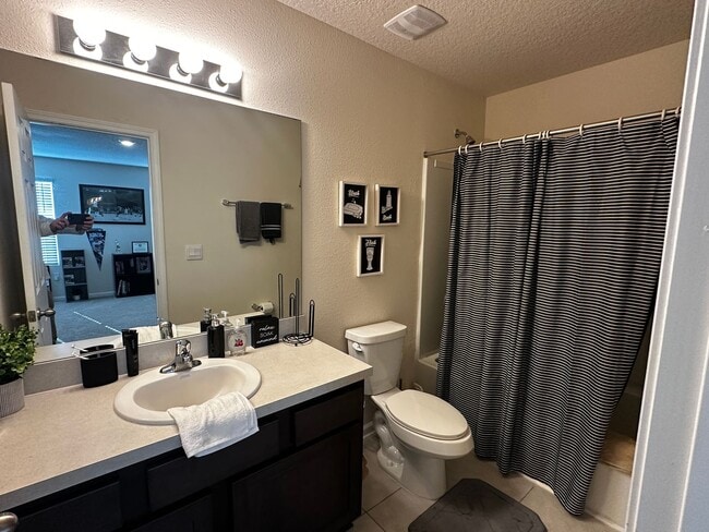 Building Photo - 832 Observatory Pkwy