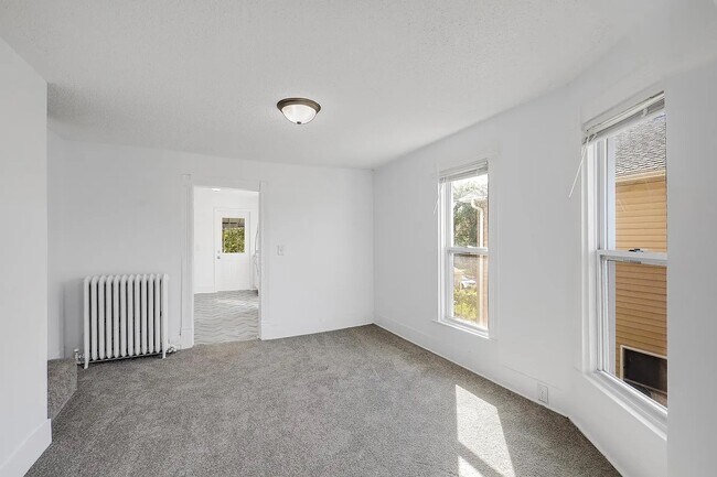 Building Photo - 2124 Fremont Ave N