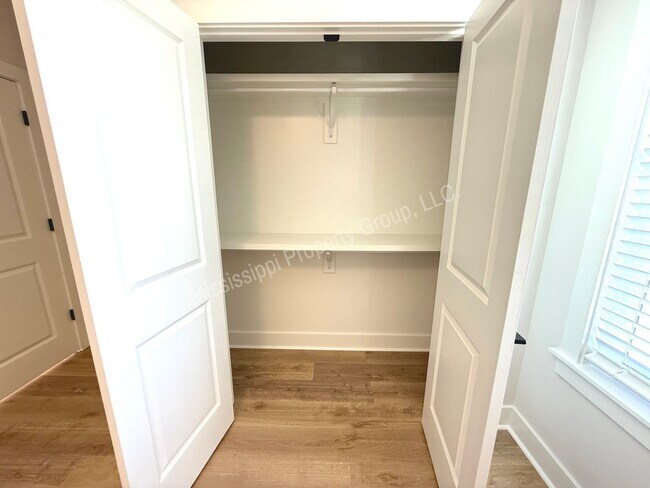 Building Photo - 4BD/4.5BA IN THE RESERVE PHASE II