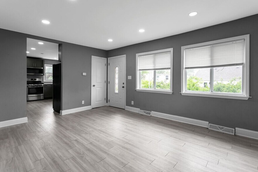 Building Photo - 203 Orchard St
