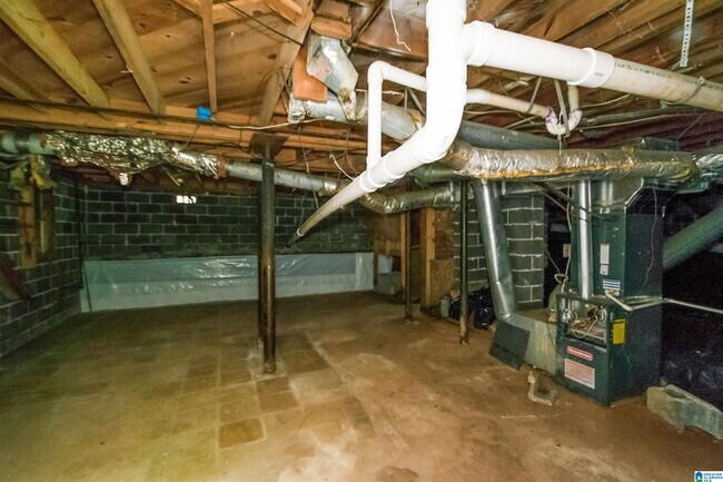 Building Photo - 565 Camellia Rd