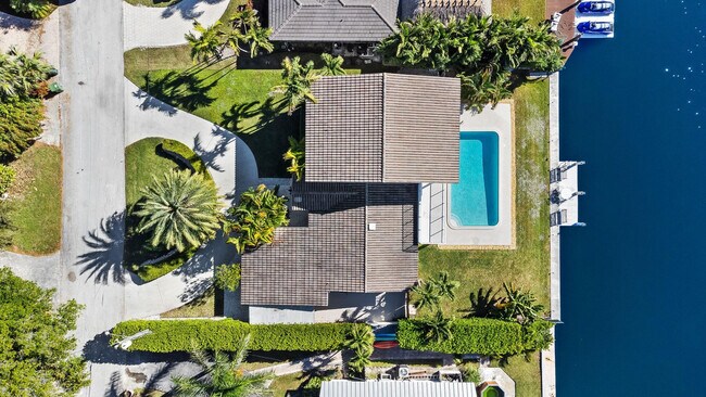 Building Photo - 2612 Marion Dr