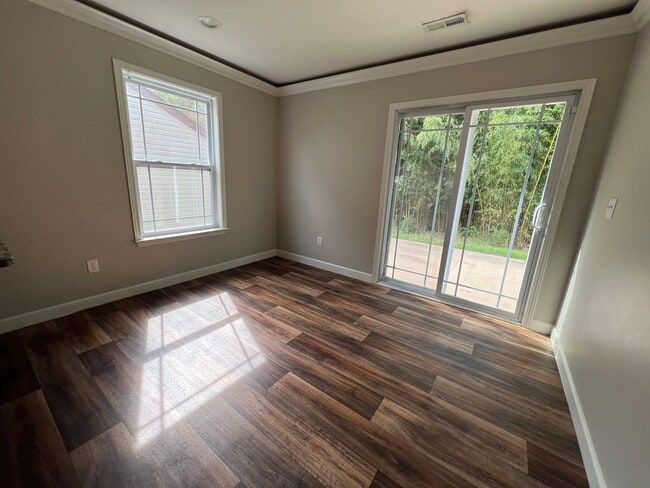 Building Photo - Spacious 3/2 Move In Ready Now!