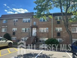 Building Photo - 392 College Dr E