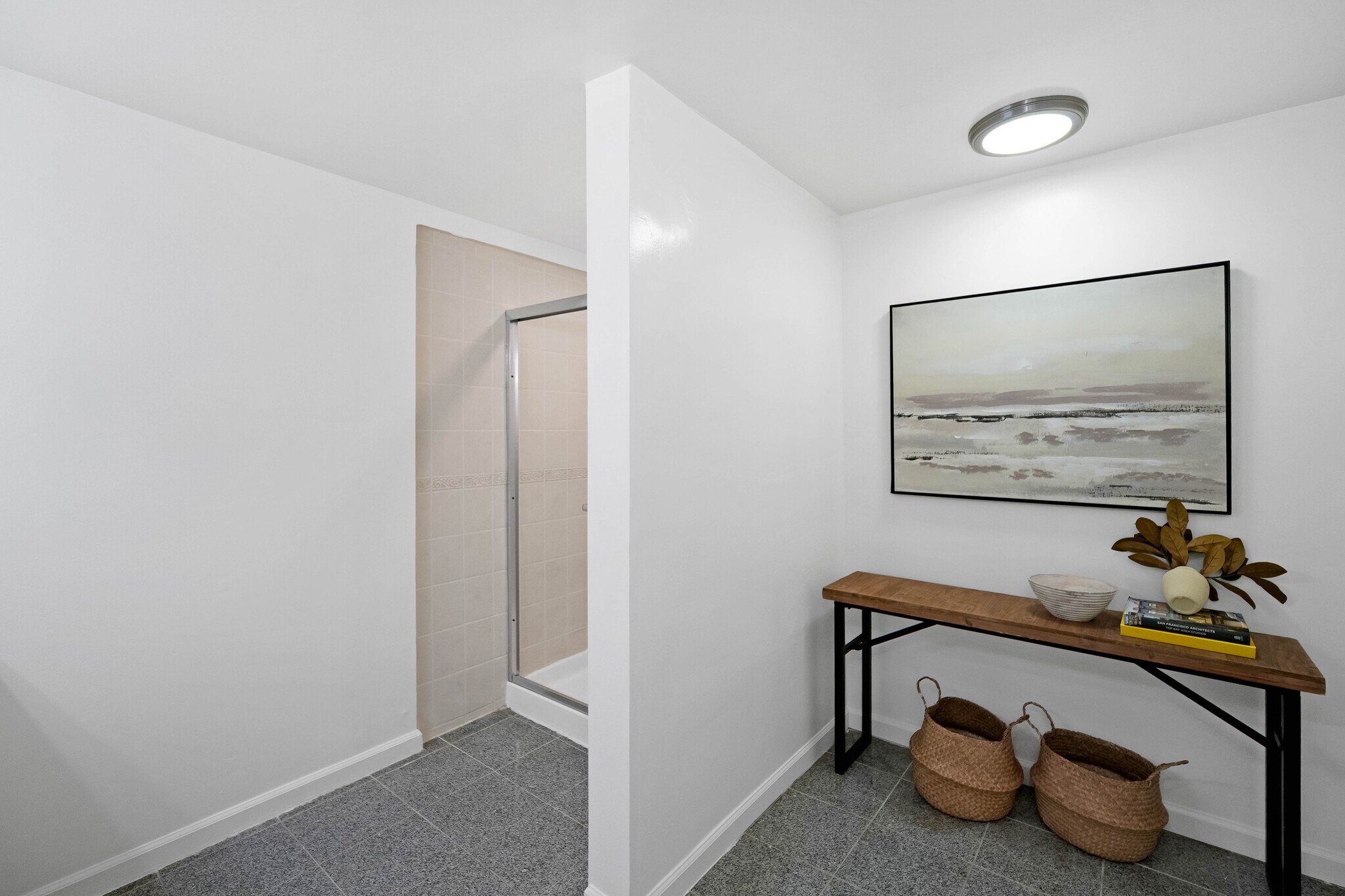 Building Photo - 584 Hillside Blvd