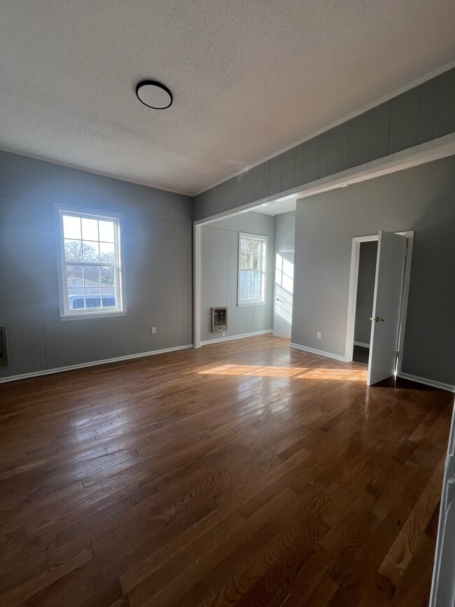 Building Photo - 932 Hatchie Ave