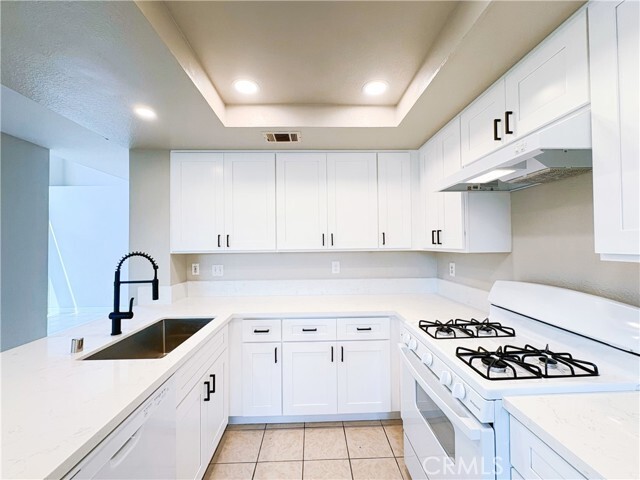 Building Photo - 15965 Peach Tree Ln