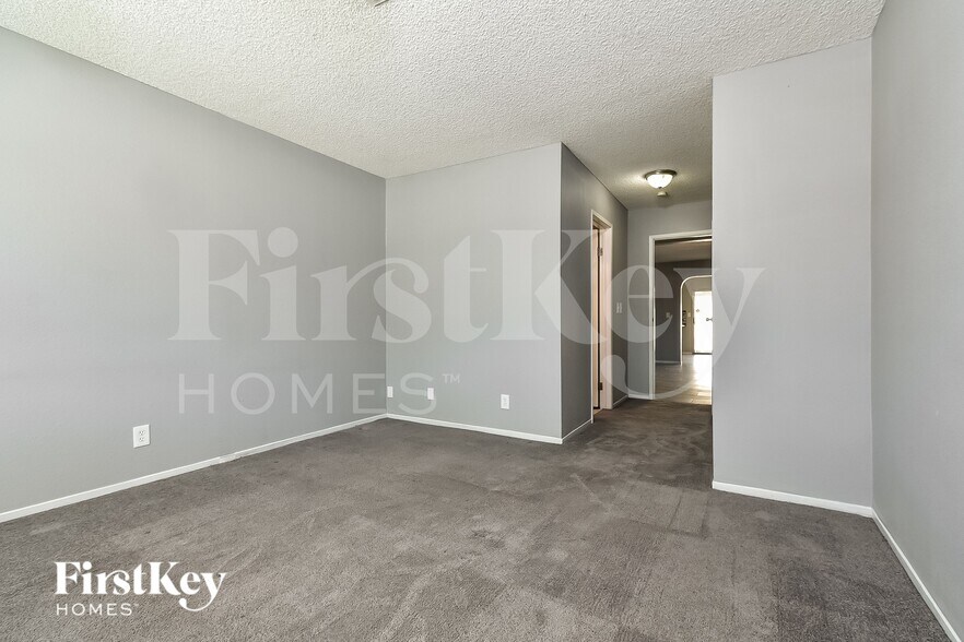 Building Photo - 1613 Amboy Dr