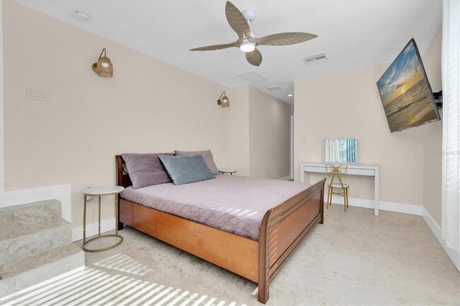 Building Photo - 518 77th Ave