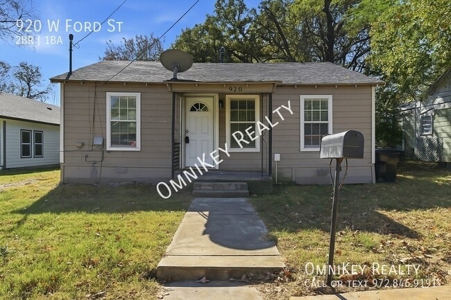 Primary Photo - 920 W Ford St