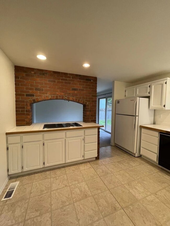 Building Photo - 15739 SE 175th Pl