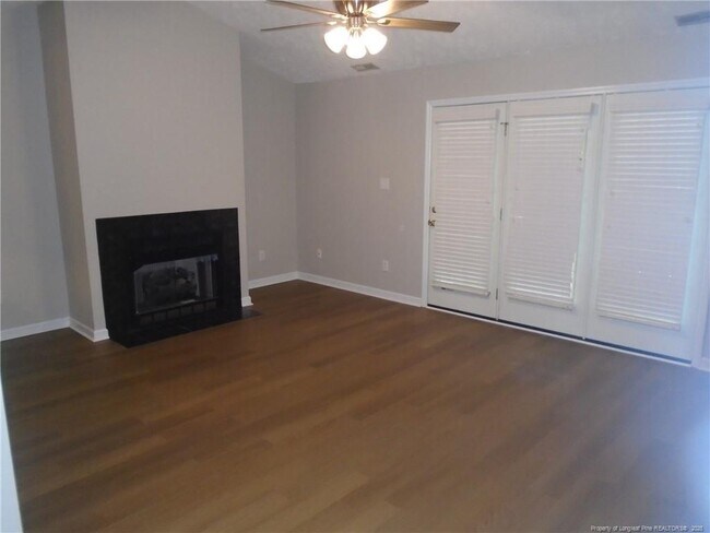 Building Photo - 322 Bubble Creek Ct